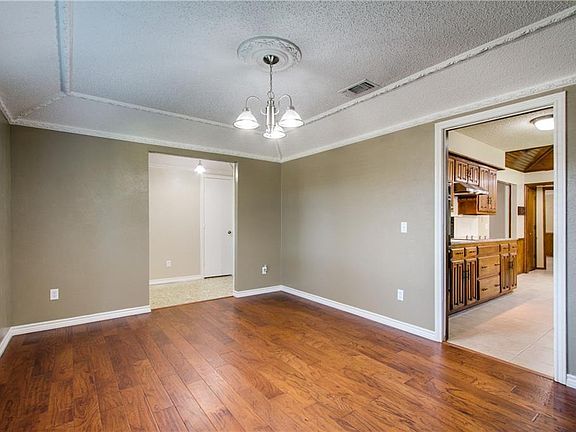 4th image of 1003 Oxfordshire Dr