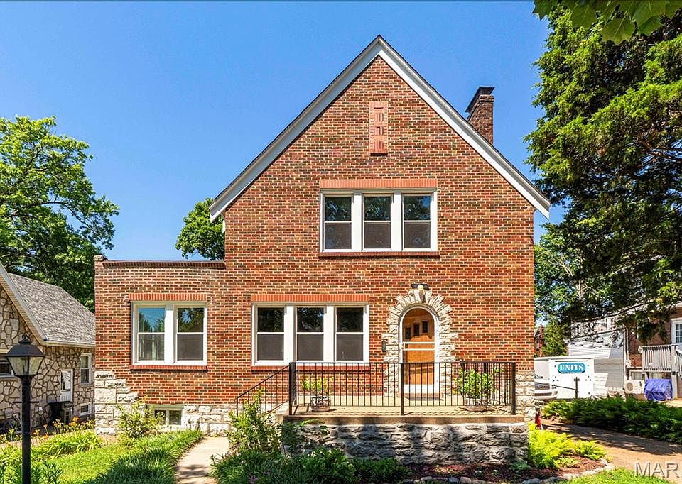 1st image of 3057 Delavan Dr