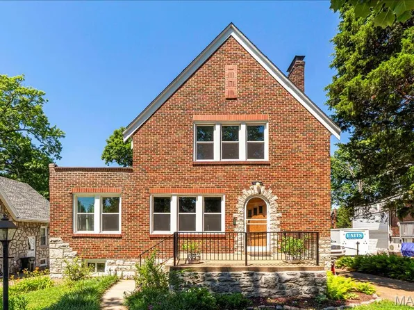 3057 Delavan Dr, Saint Louis, MO 63121