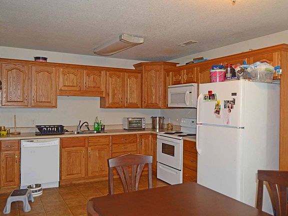 3rd image of 102 McClard St
