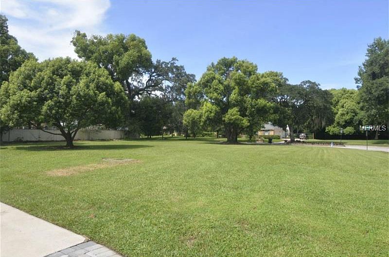 2nd image of 908 Ridgecrest Rd
