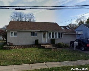 60 Frank Street, Lindenhurst, NY, 11757