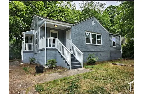 818 Blossom St SW Photo 1