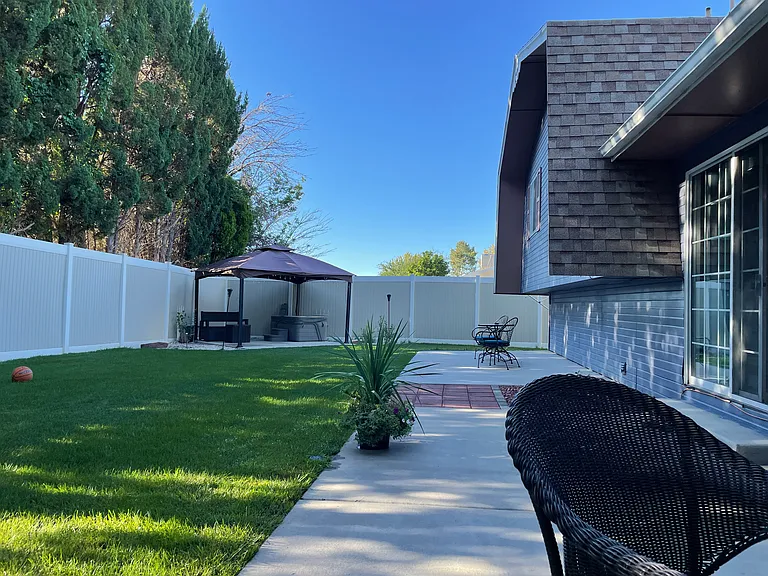 598 Stanford Way — Photo 6