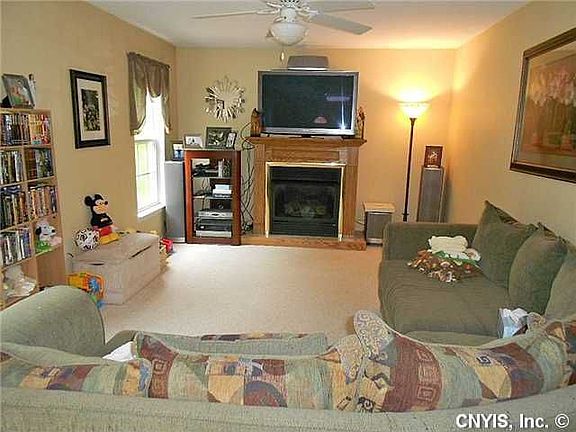 3rd image of 5014 Dongara Ln