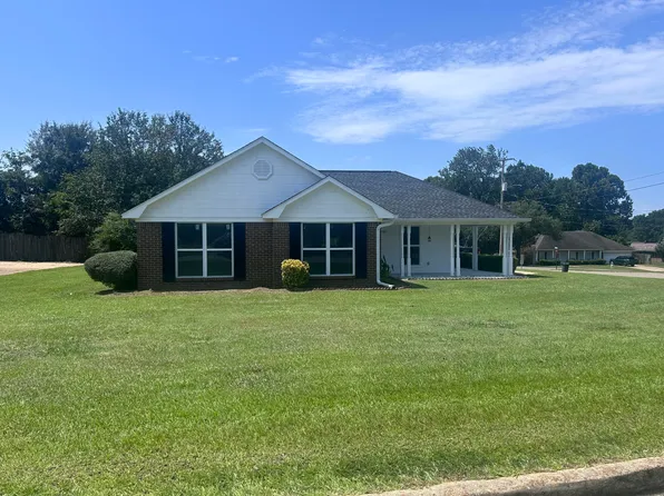3083 Craigmont Cir, Tupelo, MS 38801