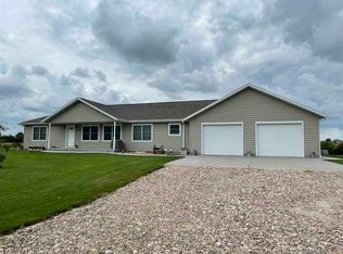 12412 Saddle Rd, North Platte, NE 69101