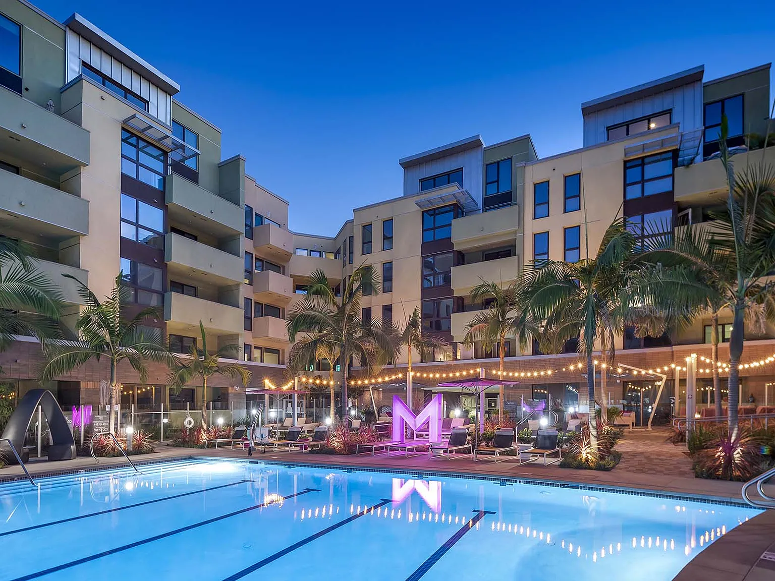 Metropolis Apartments — Photo 3