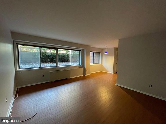 4th image of 1500 S George Mason Dr APT 1