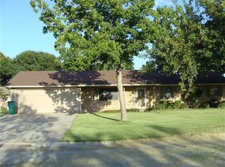 122 Shenandoah Dr, Comanche, TX 76442