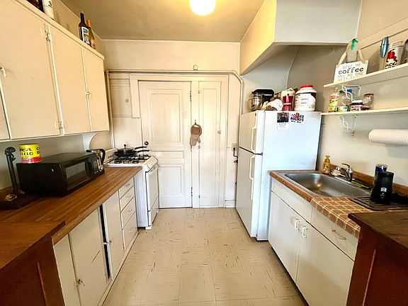 5th image of 4480 N Oakland Ave APT 203