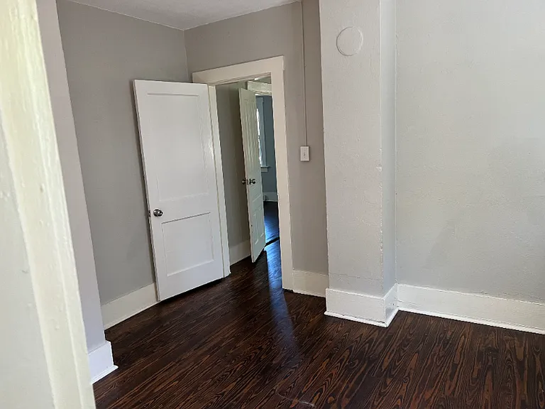 1106 Parker St — Photo 16