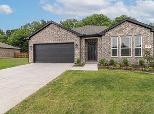 1524 Latimer Ct, Trenton, TX 75490