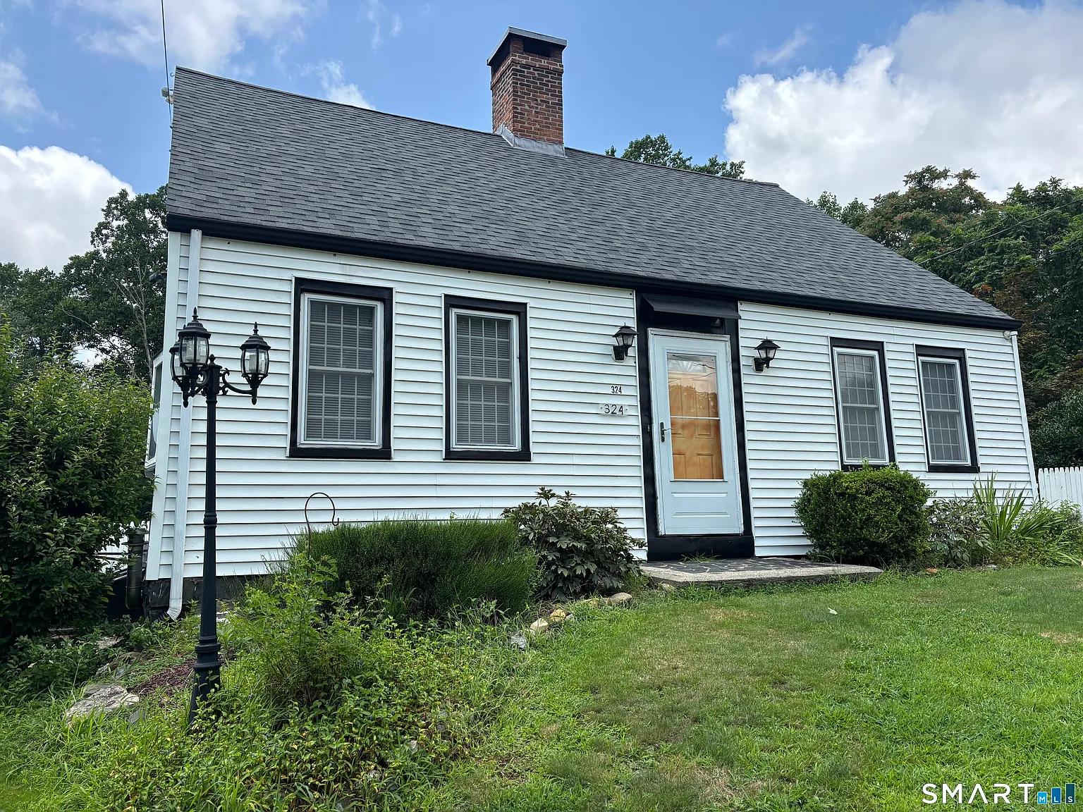 3 bed, 2.0 bath, 1760 sqft, $2,950 — Photo 1