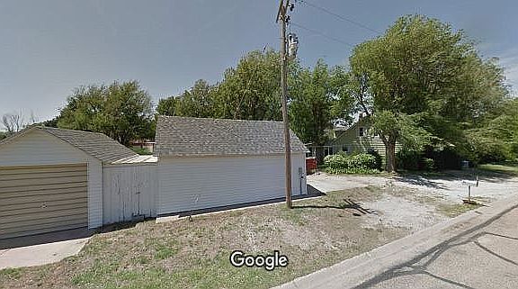 Garages w/ storage shed