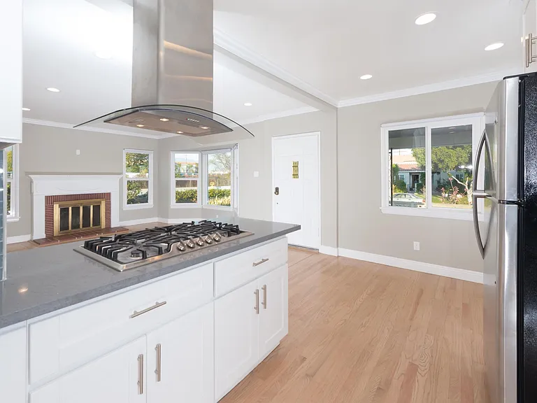 1201 Date Ave — Photo 3