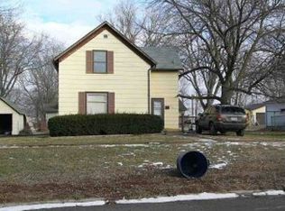 526 W 3rd St, Carroll, IA 51401