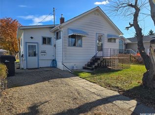 124 10th St NE, Weyburn, SK S4H1G9