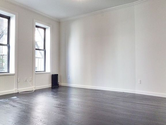 3rd image of 65 Bank St APT 29