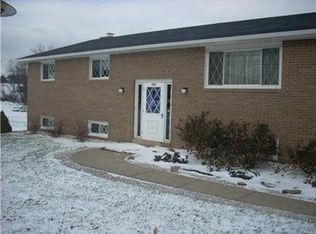 543 Aten Rd, Coraopolis, PA 15108