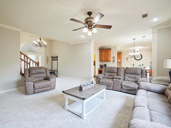 5th image of 1739 Yorkshire Dr