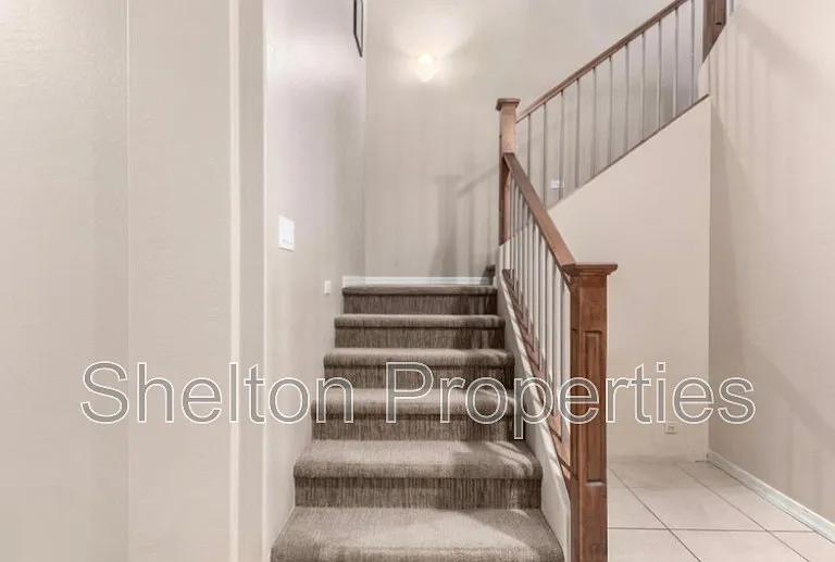 15062 W Portland St — Photo 10