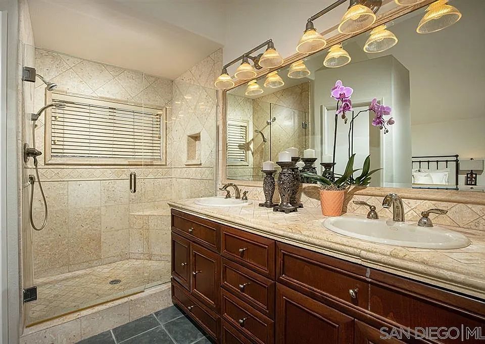 Primary Bath/Spa
