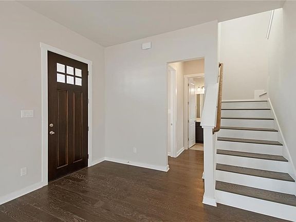 3rd image of 1028 Twain St #206