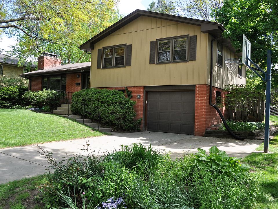 2523 Woods Blvd