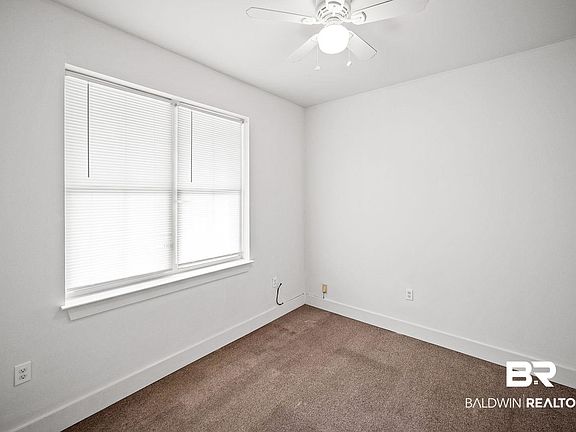5th image of 635 E Azalea Ave