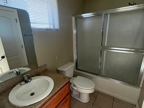 4th image of 1409 W Fig Ave #1