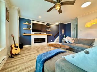 33860 Marshall Rd #17, Abbotsford, BC V2S0E8