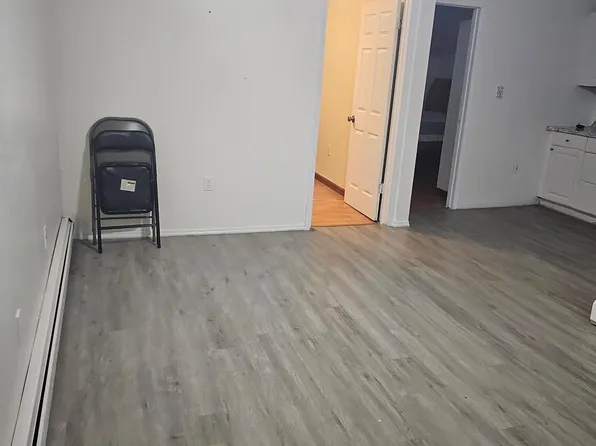 9 Vroom Street image 7 of 17