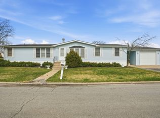 1 Swallow Ln, Beecher, IL 60401