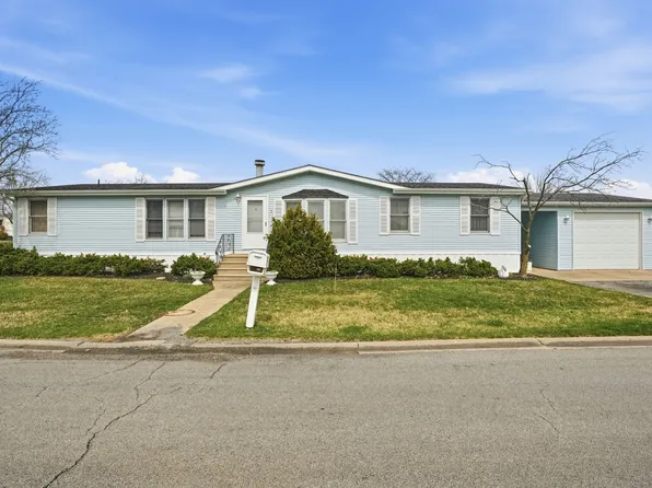 1 Swallow Ln, Beecher, IL 60401