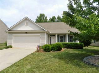 609 Hawthorn Ridge Dr, Whitsett, NC 27377