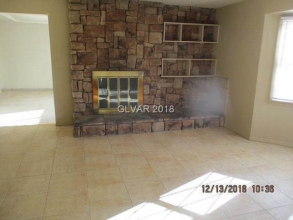 3rd image of 4113 Las Lomas Ave