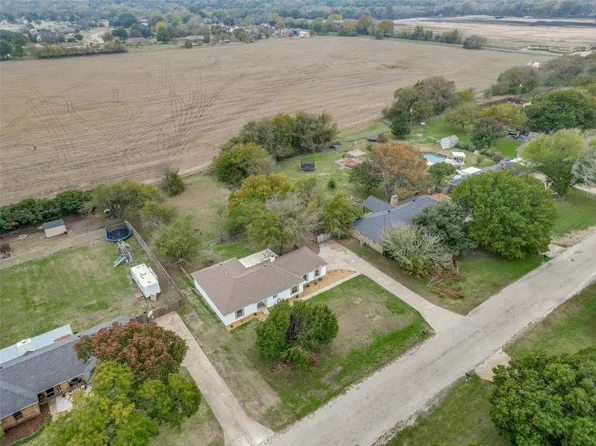 608 Meadow Lark Dr, Ovilla, TX 75154