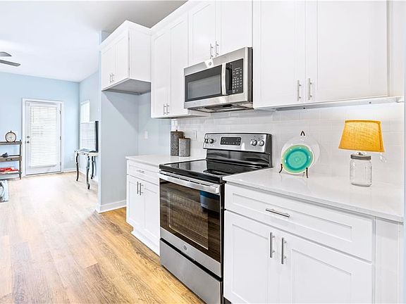 5th image of 2141 Cobblestone Dr #3