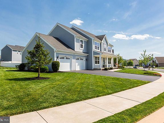 3rd image of 24 Amber Ln