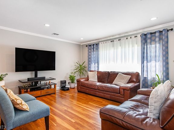 3rd image of 24 Lennon Pl