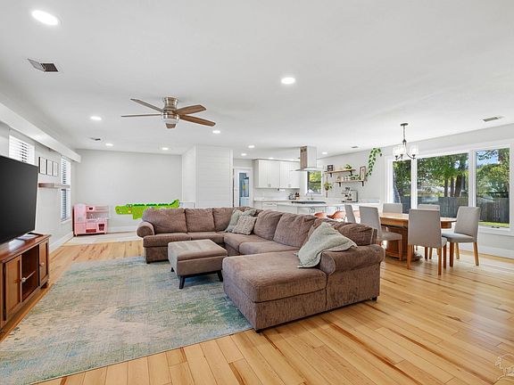 3rd image of 761 Connell Dr