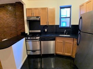 147 E 81st St #5, New York, NY 10028