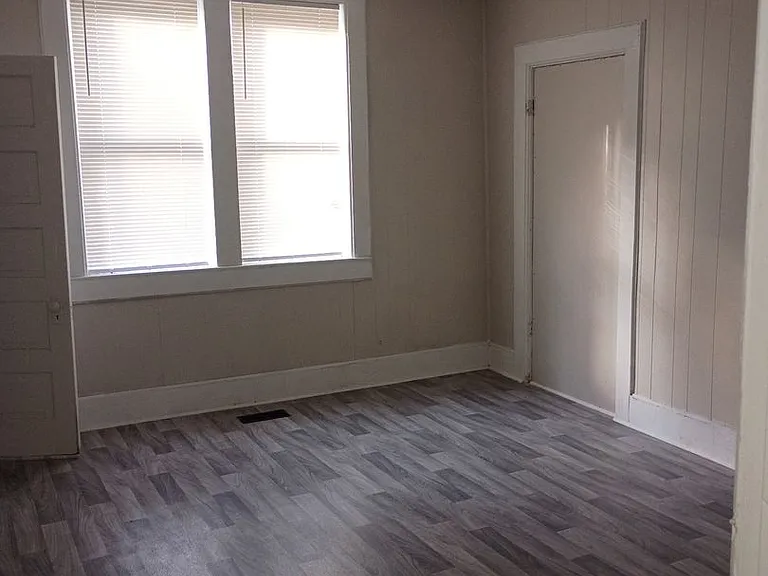 216 W Magnolia St — Photo 27