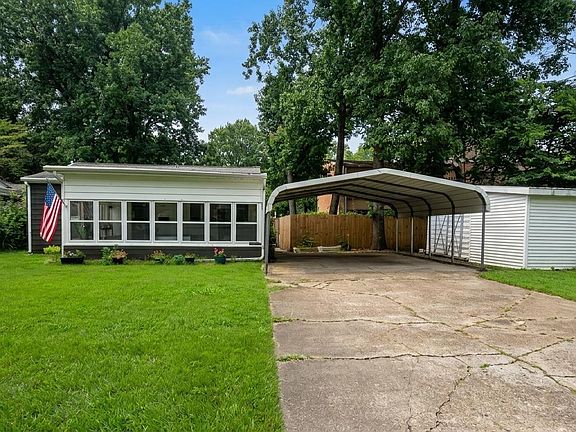 2nd image of 2701 S Englewood Ave