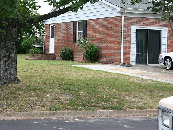 3rd image of 4508 Hunters Point Dr