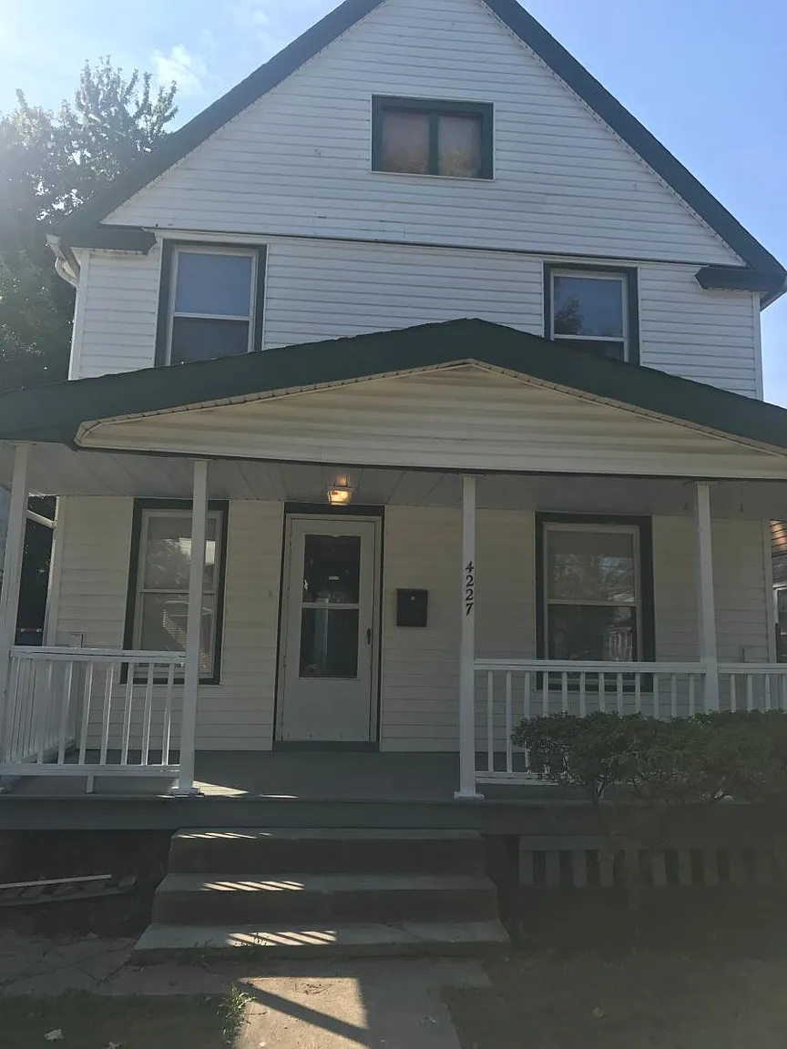 4227 Bush Ave photo 1
