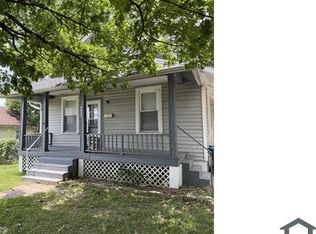 2833 Melody Ln, Saint Louis, MO 63114