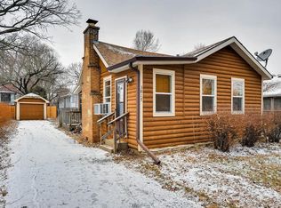 3817 Woodlawn Dr, Island lake, IL 60042