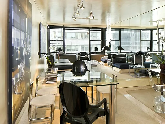 Sold by Sotheby's International Realty | media 1